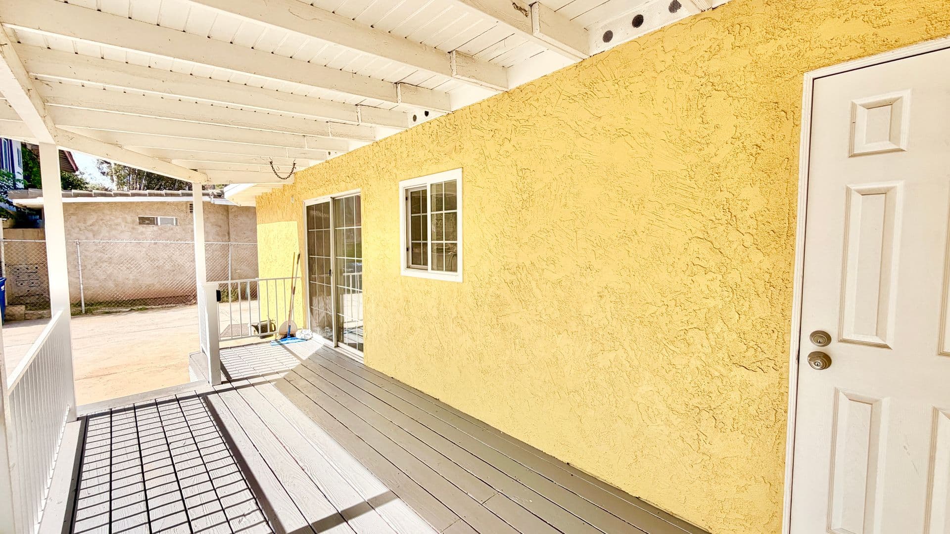 Fallbrook House: 1280 Alturas Road