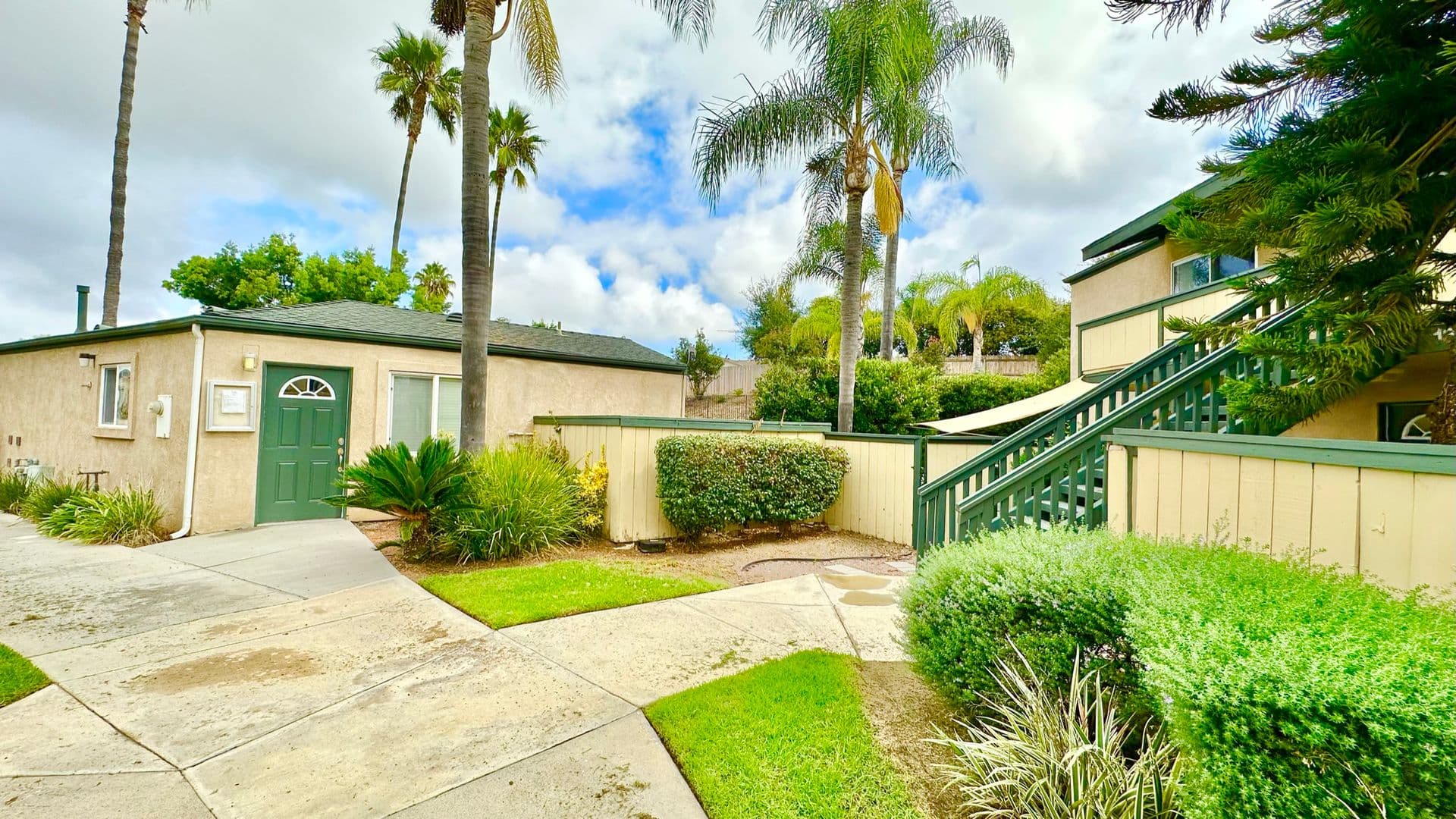 Fallbrook House: 868 East Alvarado Street Apt 24