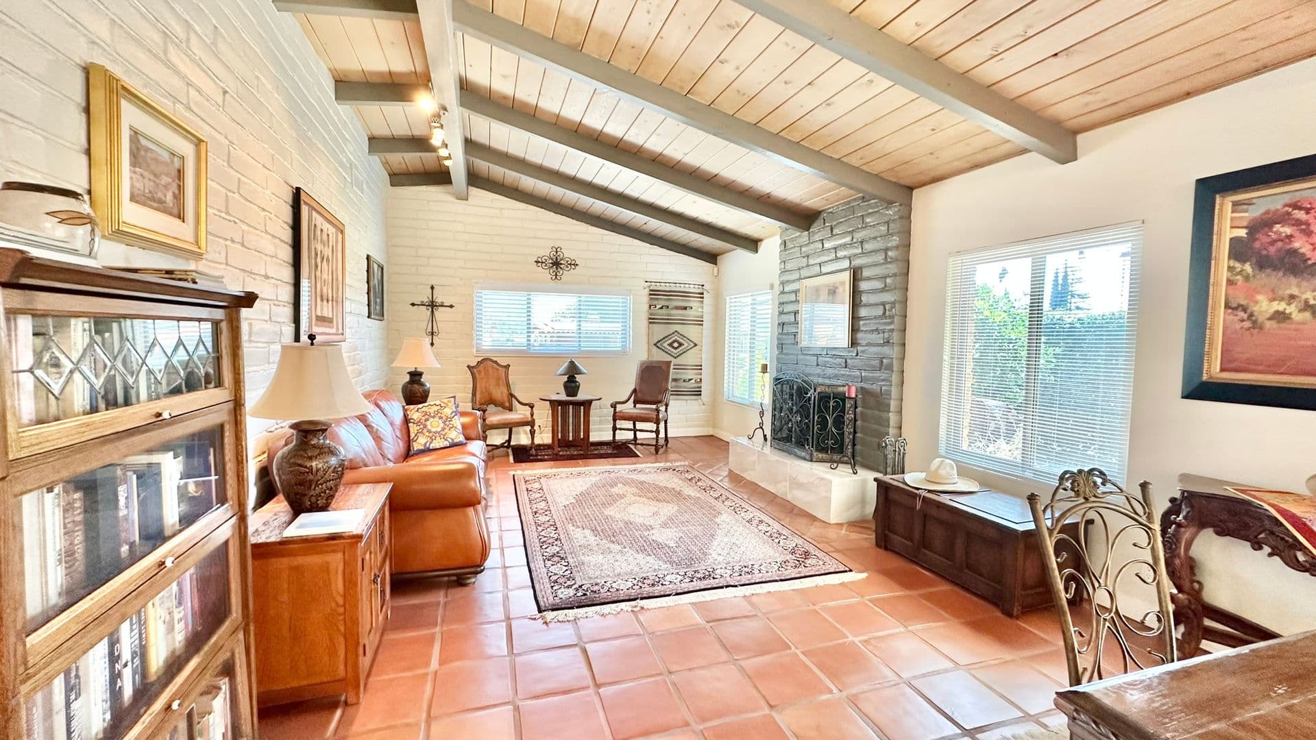 Fallbrook House: 4731 Via Inca