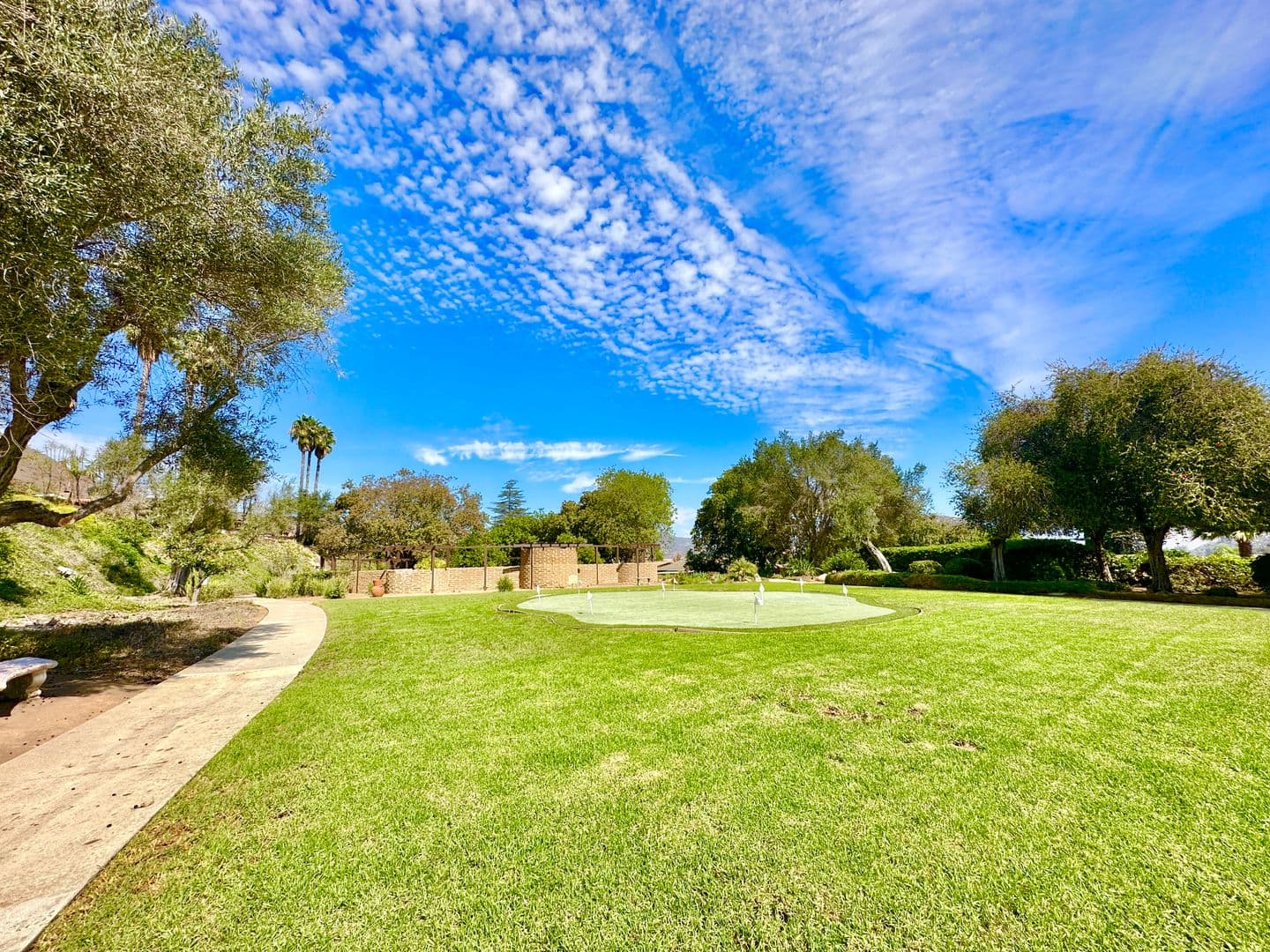 Fallbrook House: 4731 Via Inca