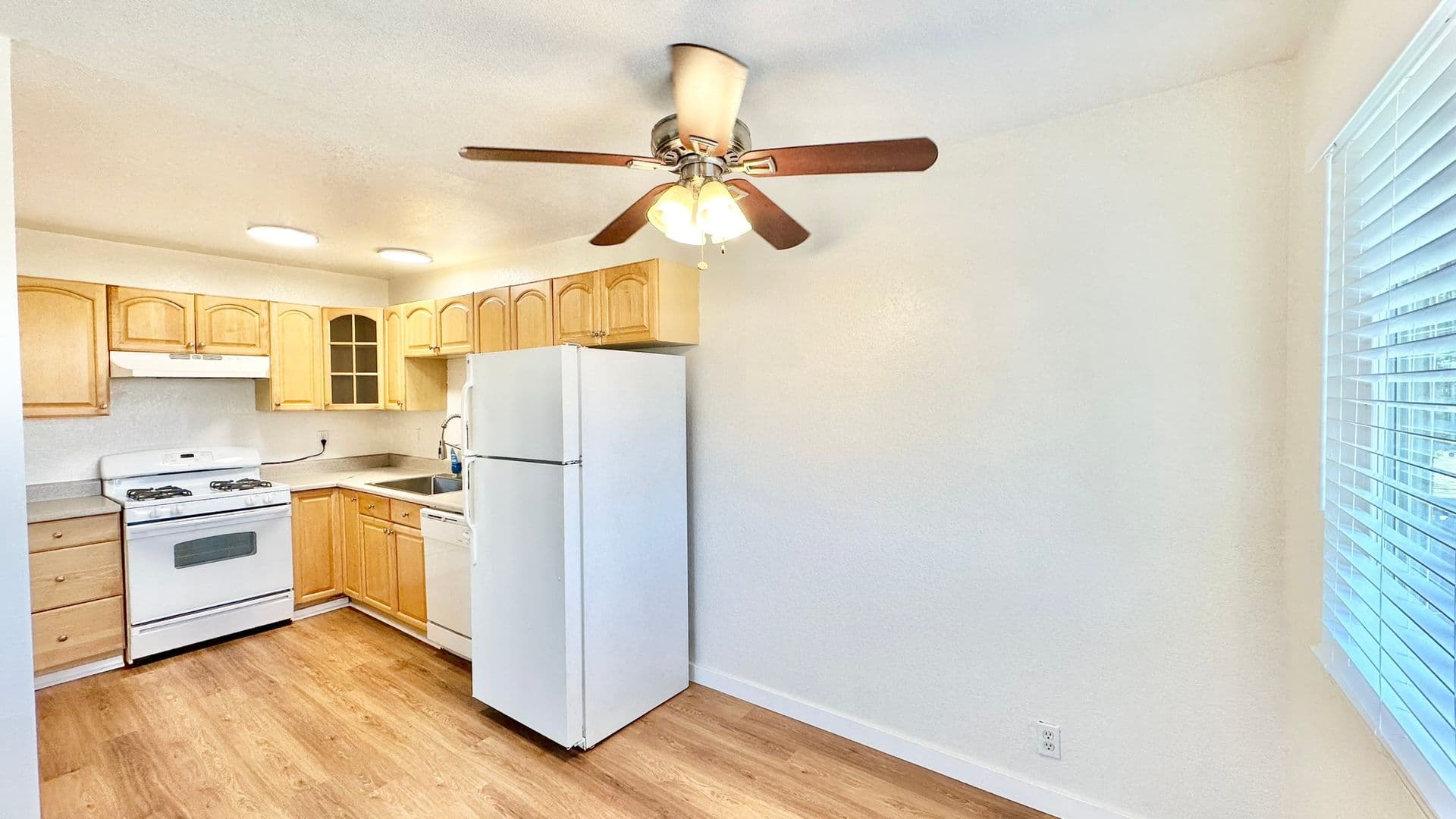 Fallbrook House: 868 East Alvarado Street Apt 24
