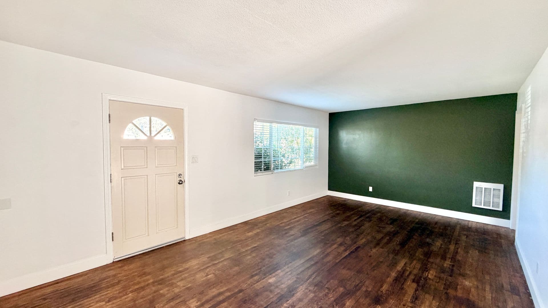 Fallbrook House: 1280 Alturas Road