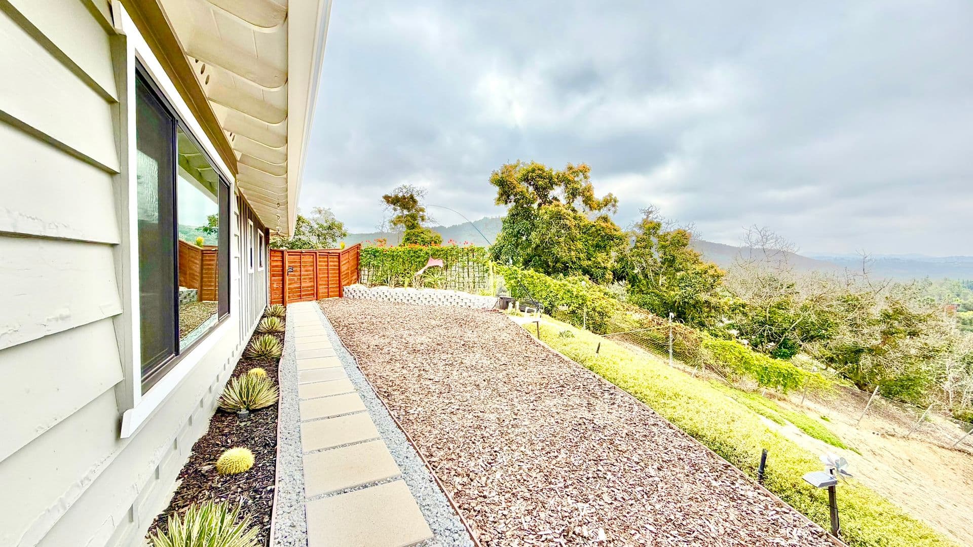 Fallbrook House: 3266 Westmont Drive