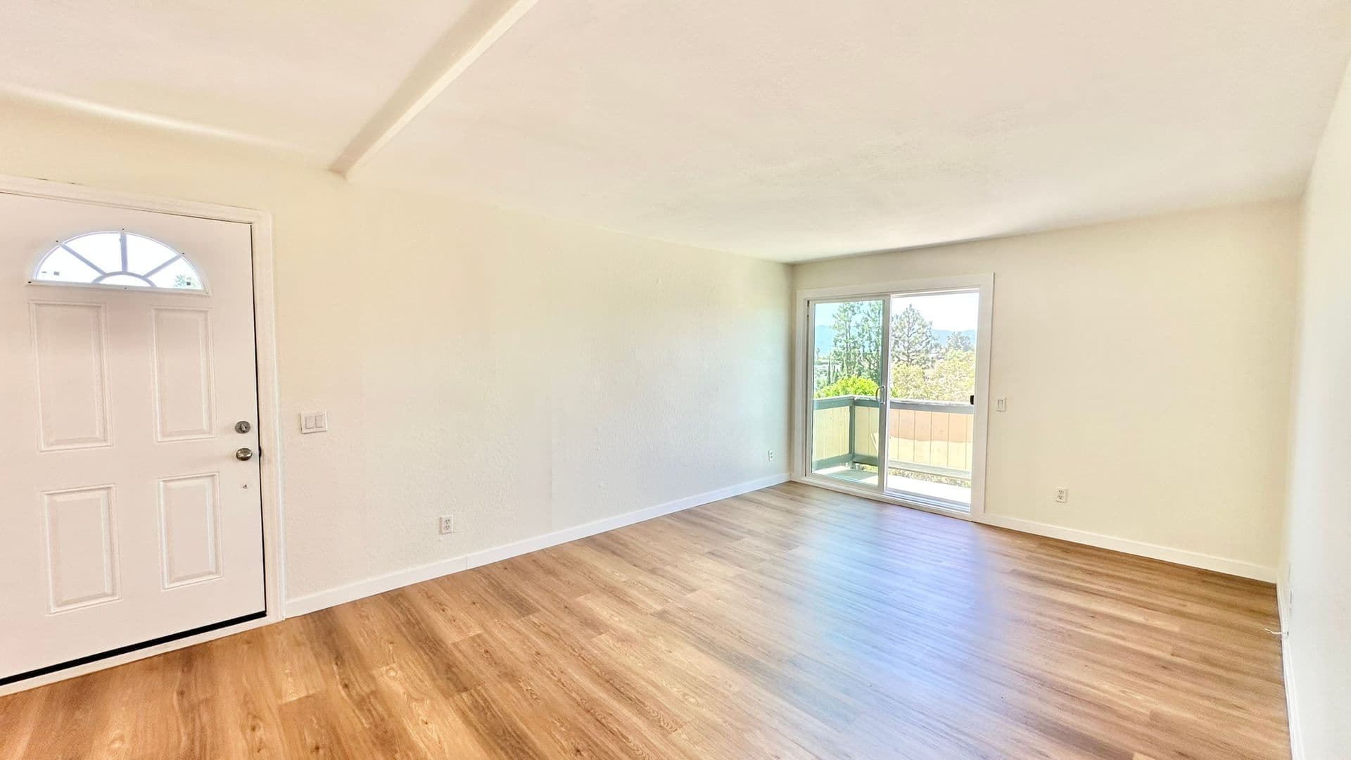 Fallbrook House: 868 East Alvarado Street Apt 24