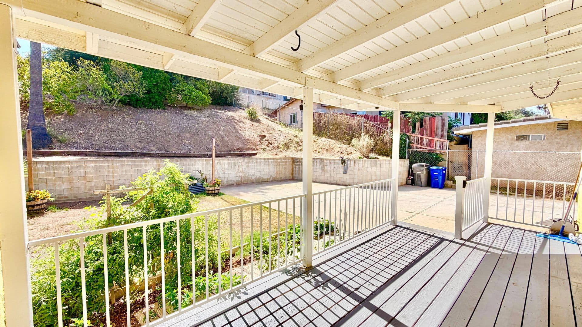 Fallbrook House: 1280 Alturas Road