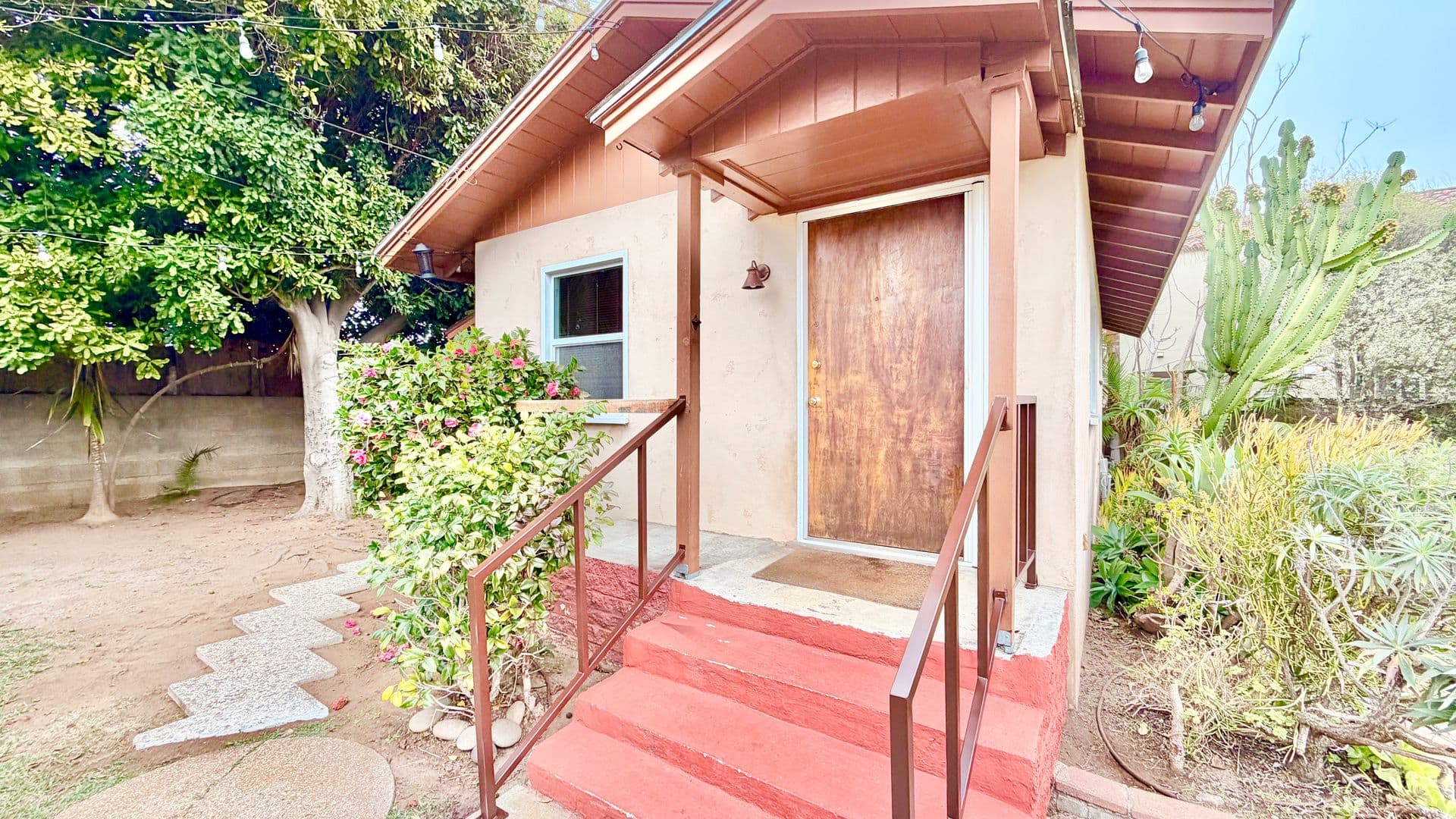 Oceanside House: 1922 South Nevada Street (Guest Home)