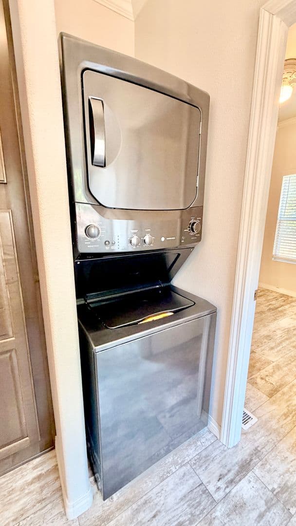 Fallbrook House: 1727 South Hill Avenue (Guest House)