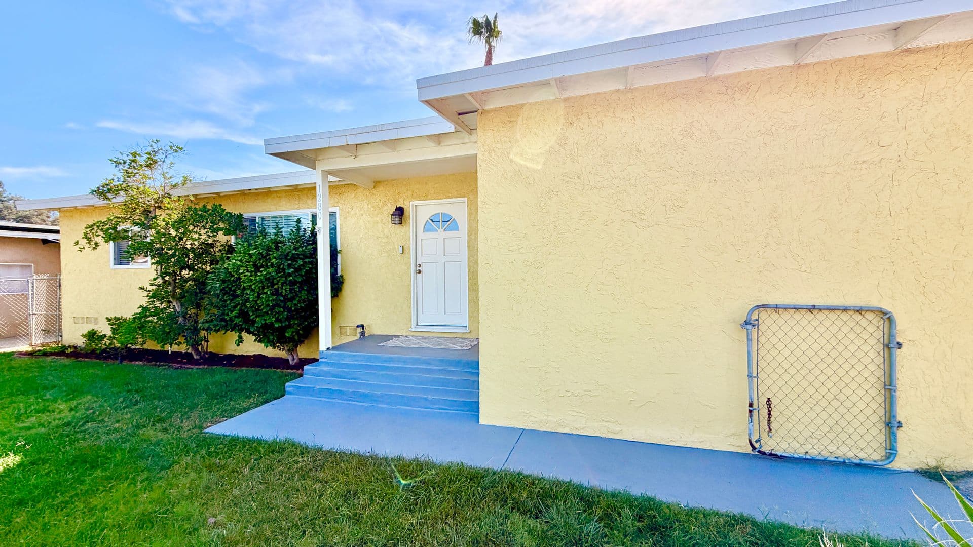 Fallbrook House: 1280 Alturas Road
