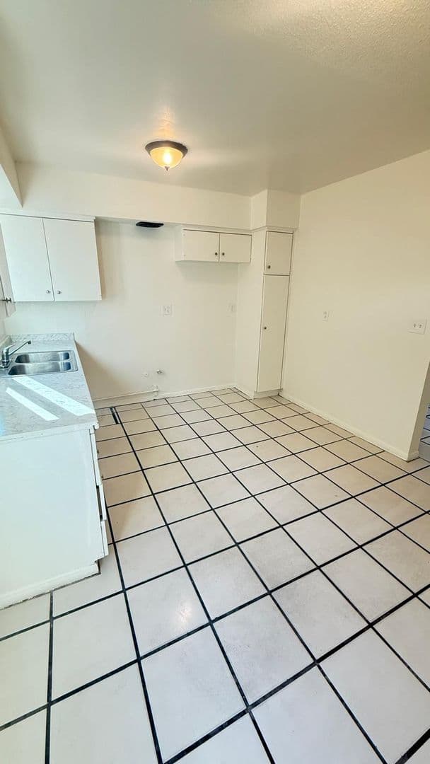 San Bernardino Apartment: 1521-1537 N. Sierra Way