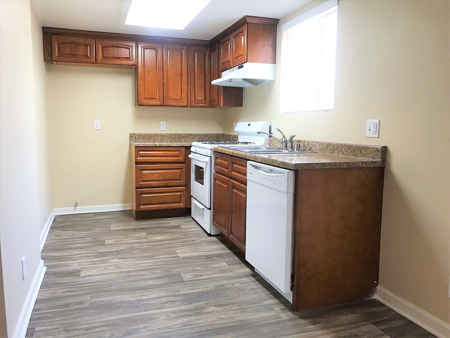 Indio Apartment: 82435 Requa Ave