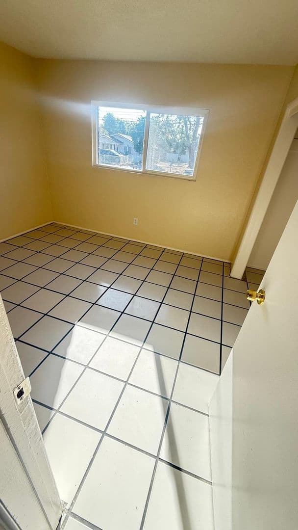 San Bernardino Apartment: 1521-1537 N. Sierra Way