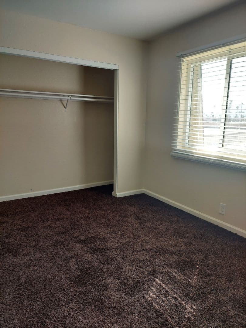 Indio Apartment: 82435 Requa Ave