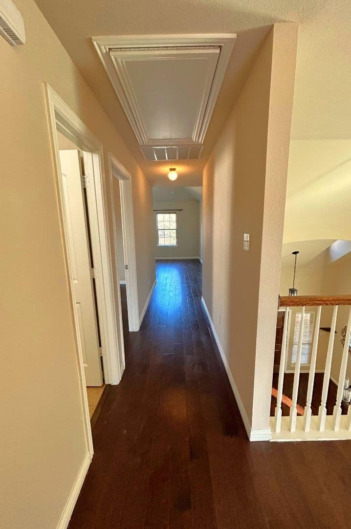 McKinney House: 10637 Bolivar Dr