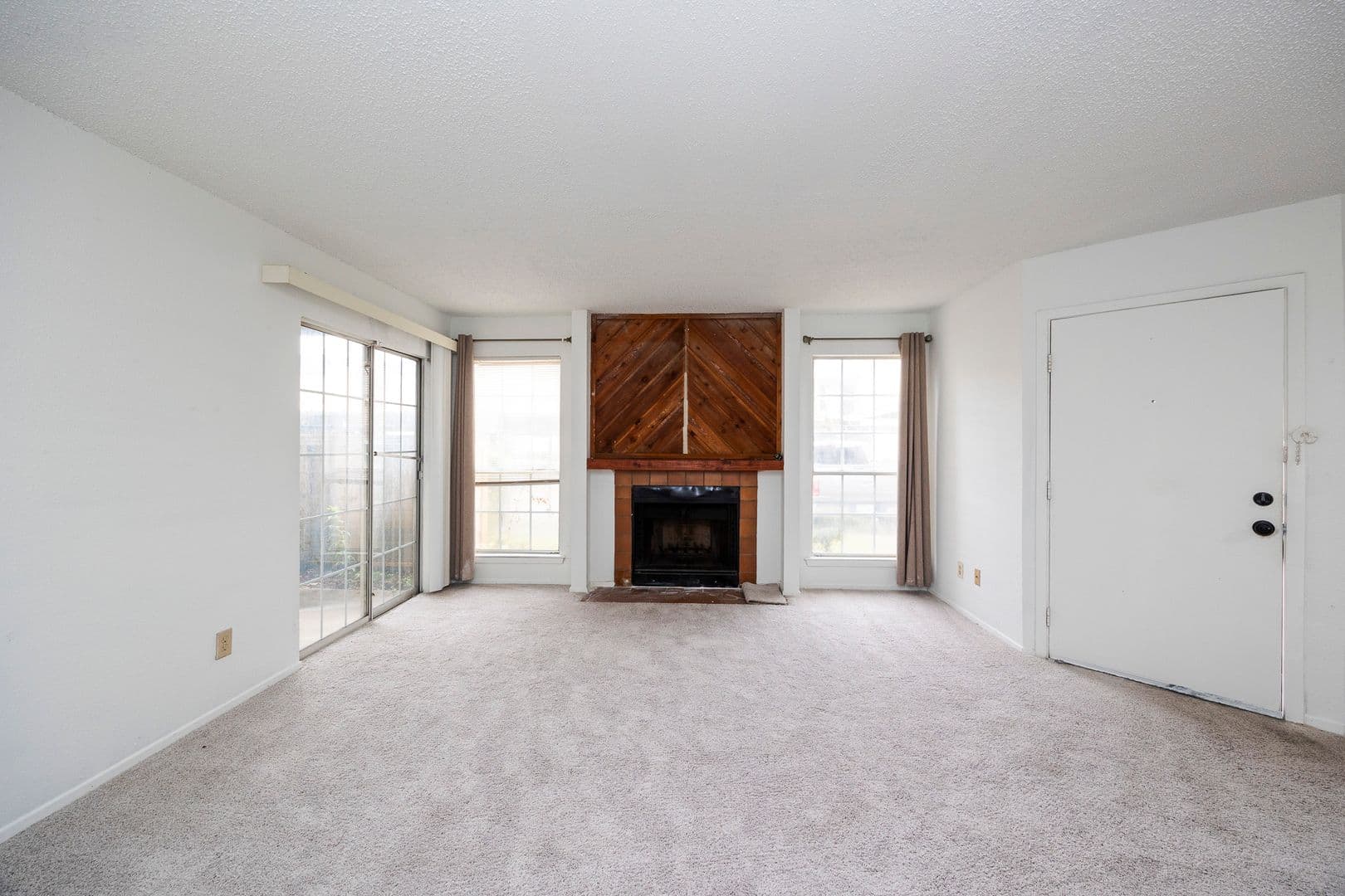 Dallas House: 12480 Abrams Rd