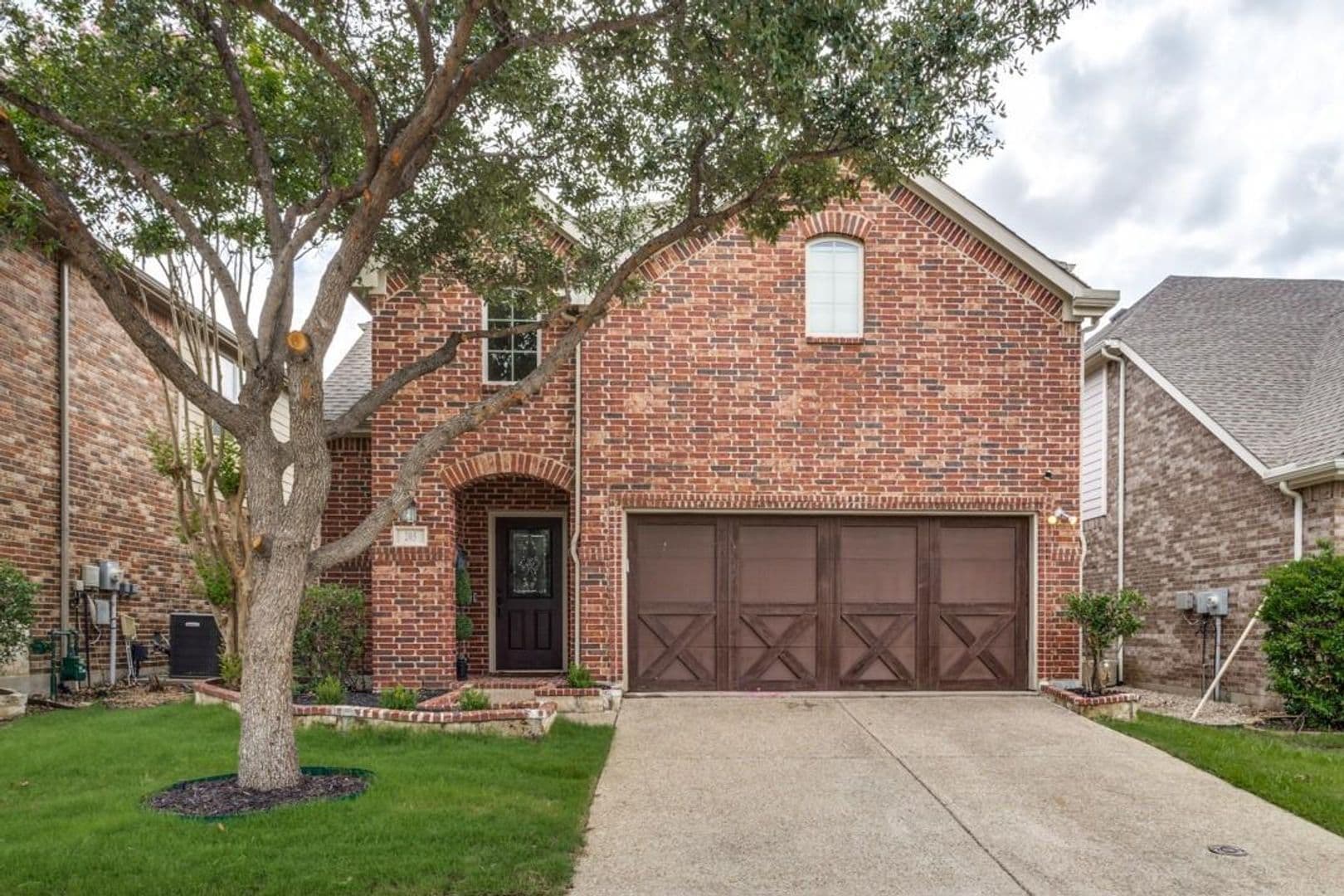 Lewisville House: 205 Chester Drive