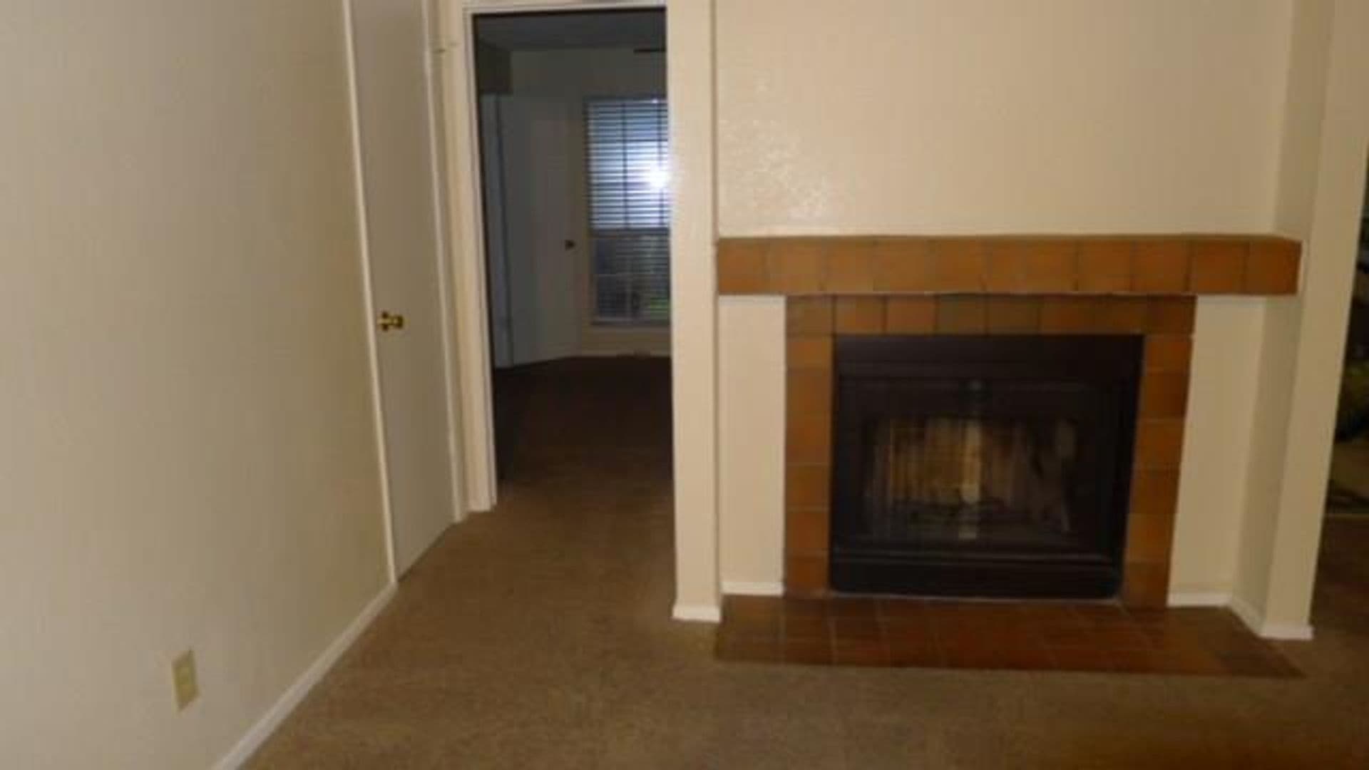 Dallas House: 12480 Abrams Rd