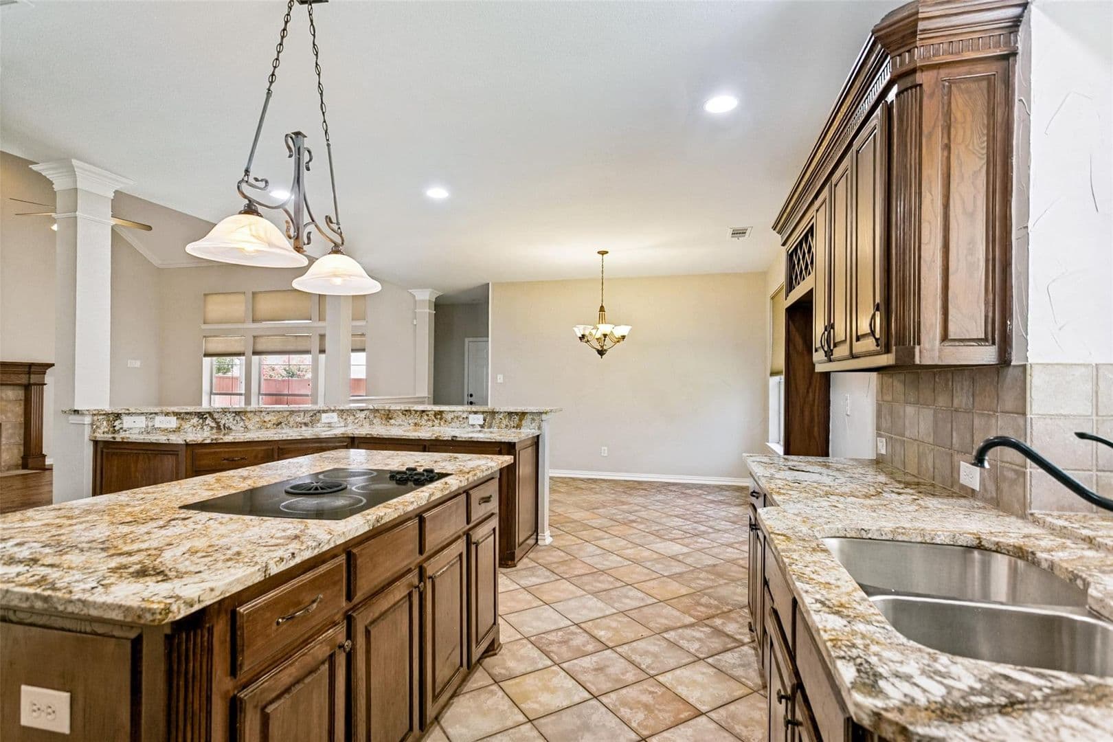 Plano House: 2208 Scenic Dr