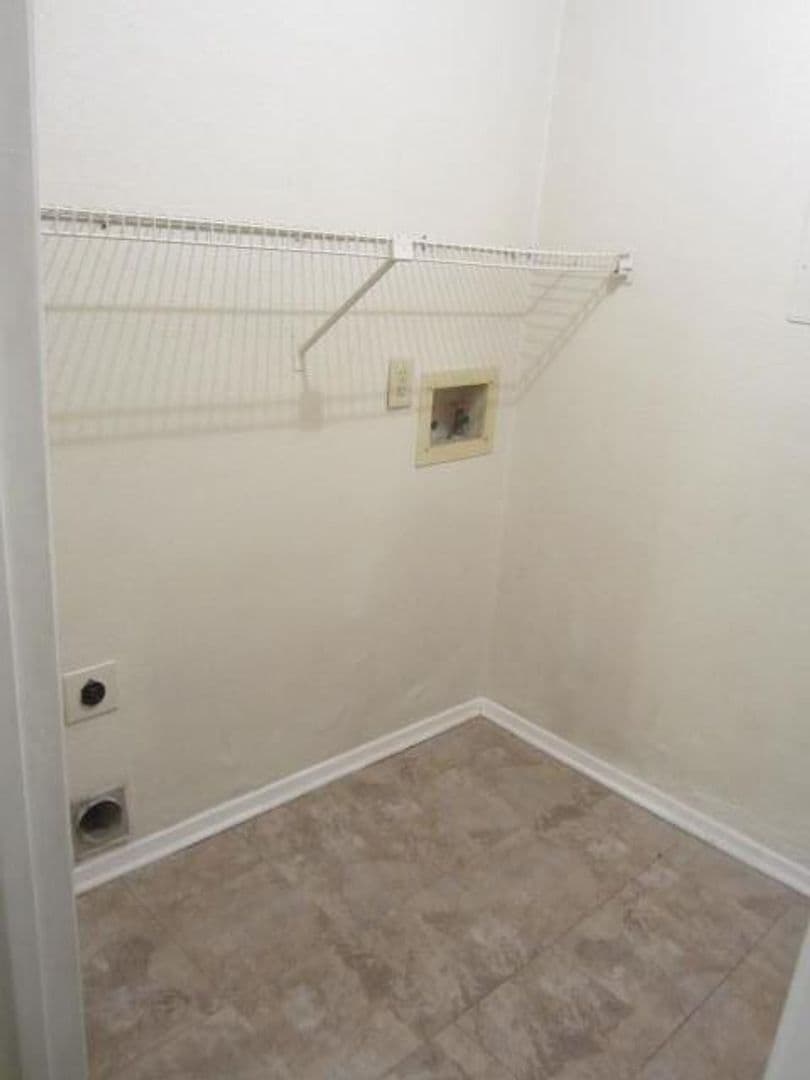 Dallas House: 12480 Abrams Rd