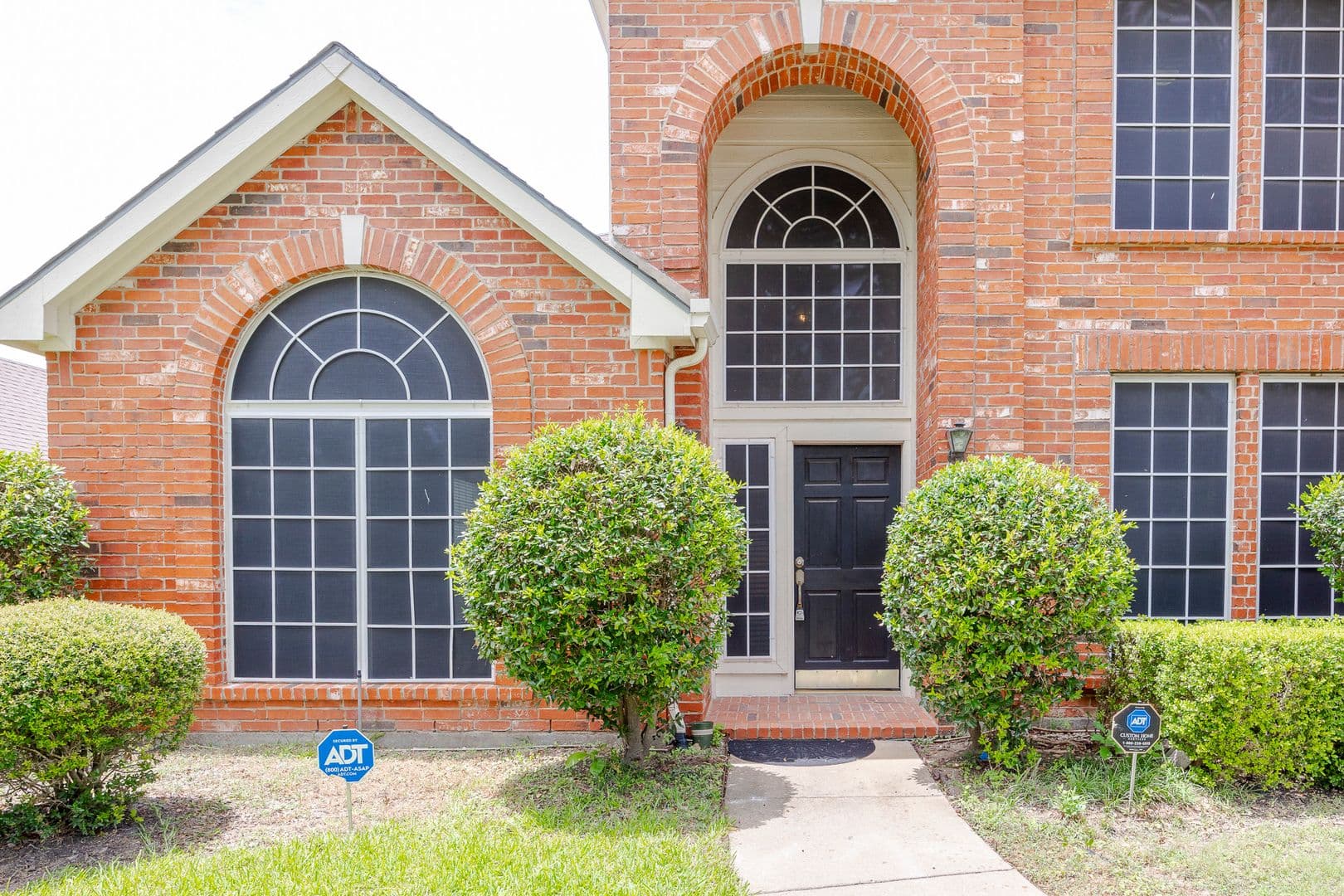 Richardson House: 3103 Kingsbury Drive(Owner approval must)