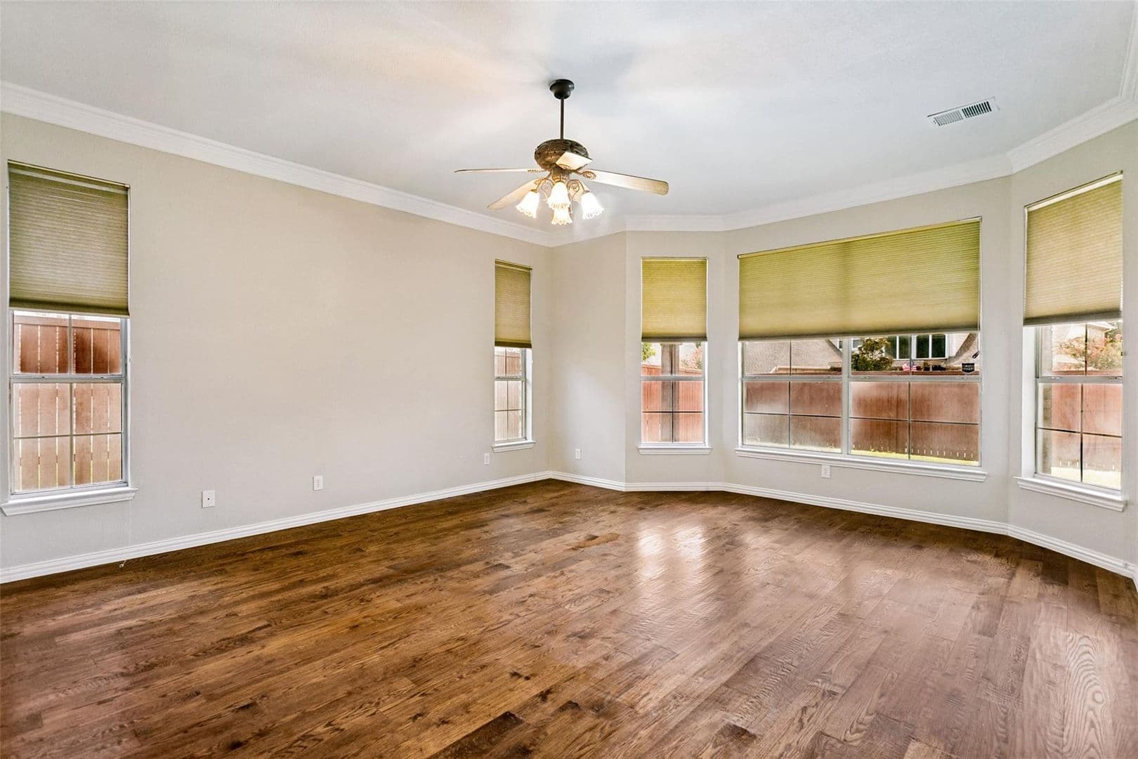 Plano House: 2208 Scenic Dr