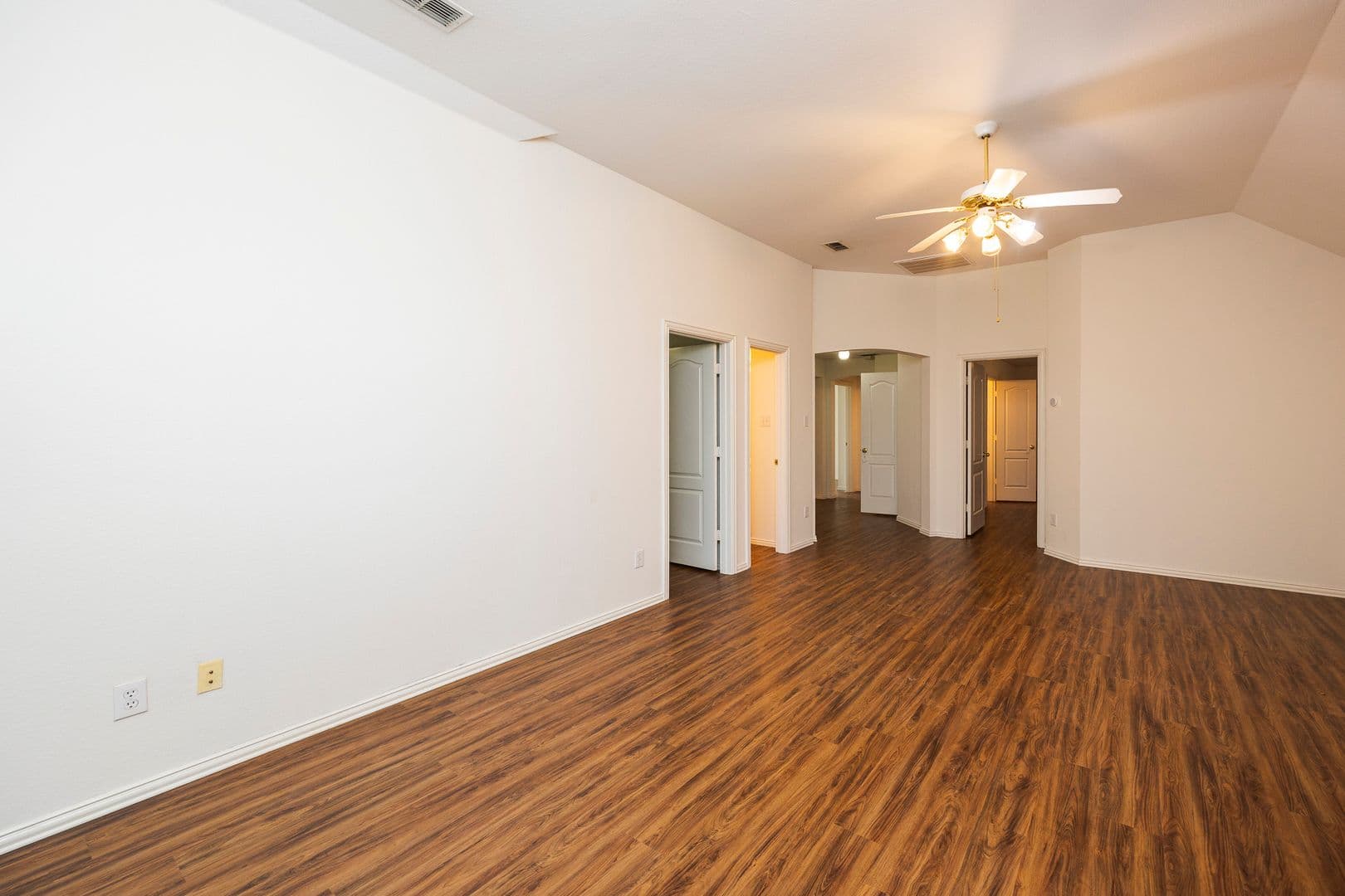 Richardson House: 3103 Kingsbury Drive(Owner approval must)