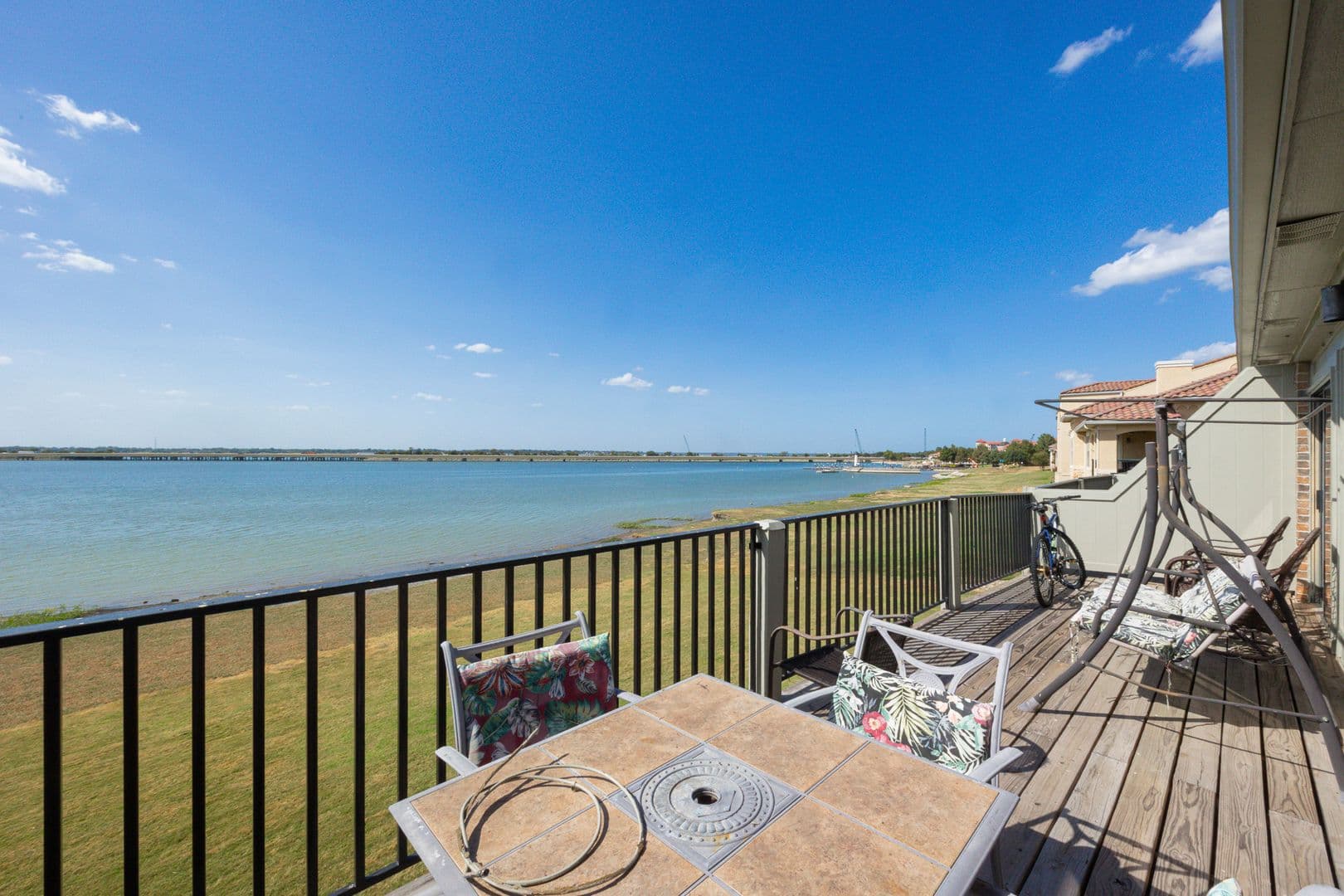 Rockwall House: 1418 Signal Ridge