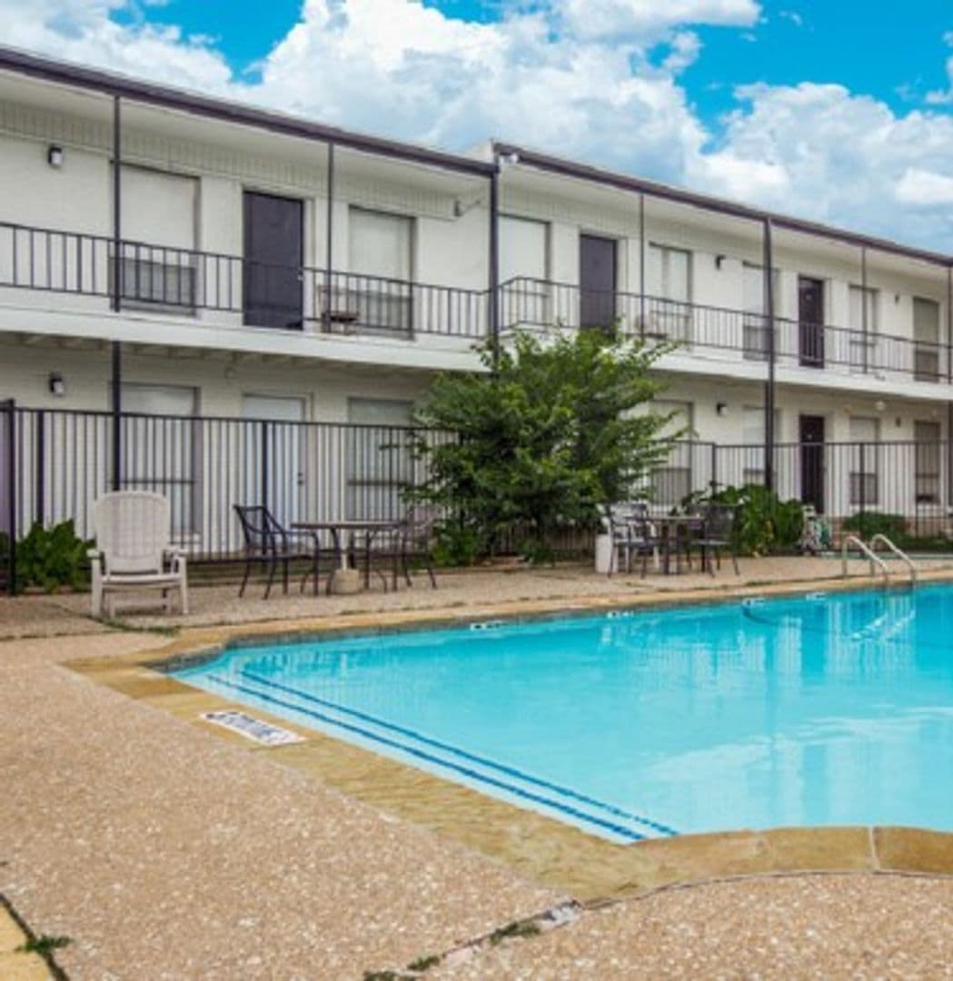 Waco Apartment: 5101 Hawthorne Dr