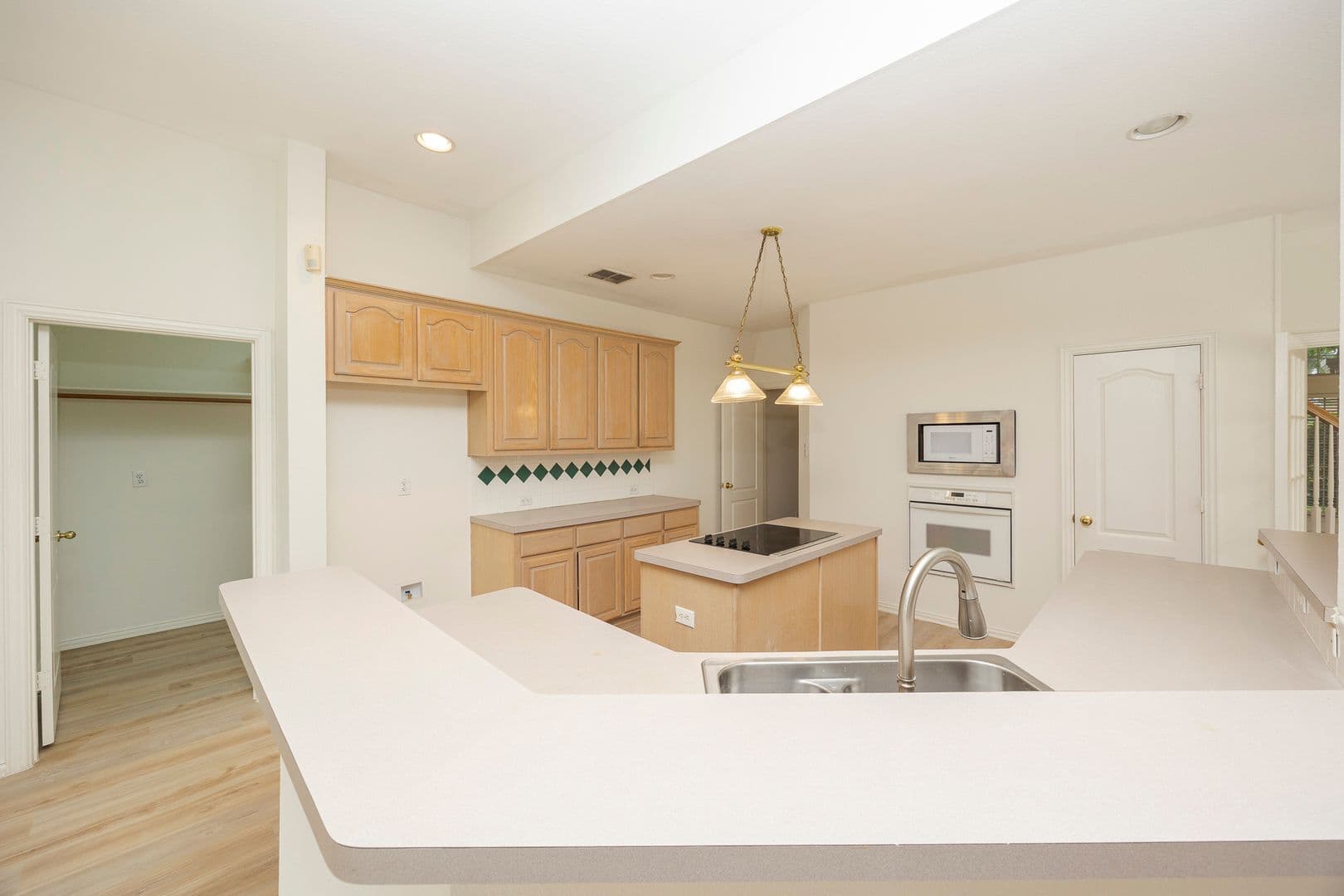 Richardson House: 3103 Kingsbury Drive(Owner approval must)