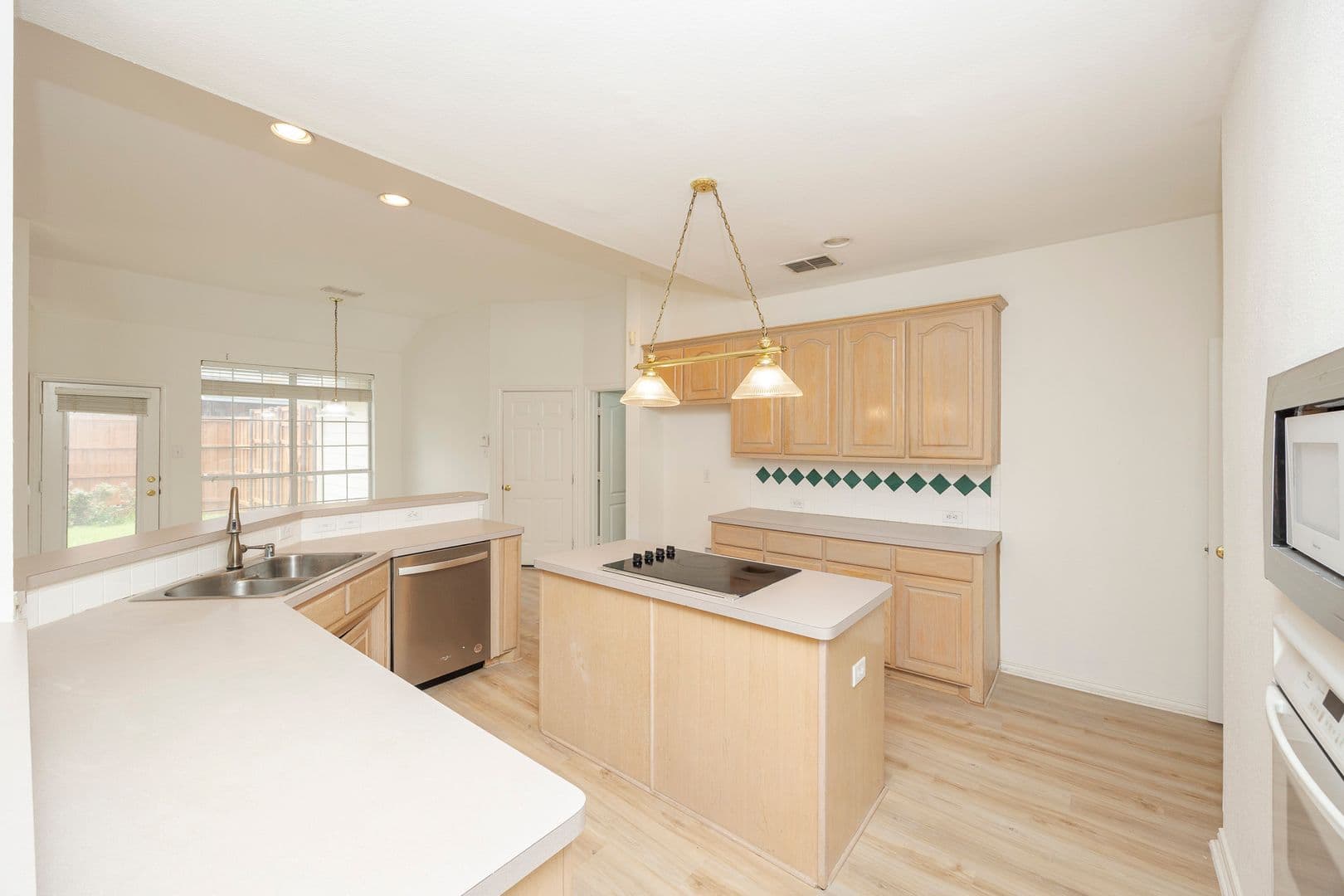 Richardson House: 3103 Kingsbury Drive(Owner approval must)