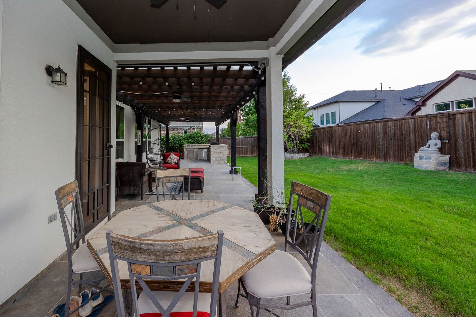 Frisco House: 10081 Oxbow AVE