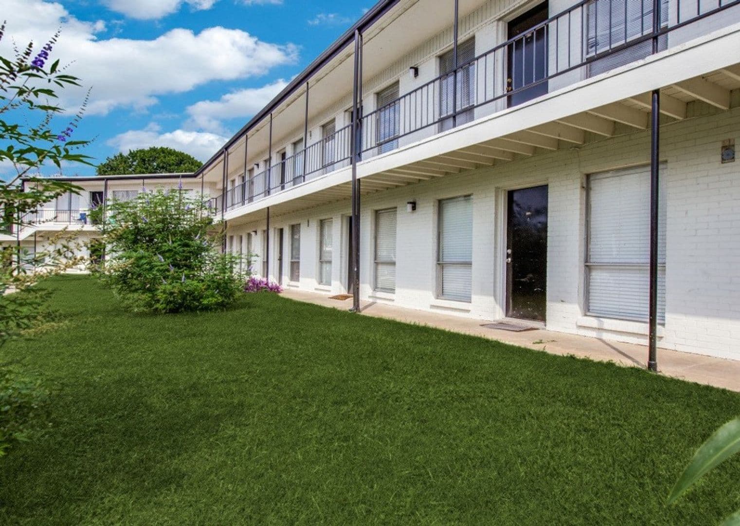 Waco Apartment: 5101 Hawthorne Dr