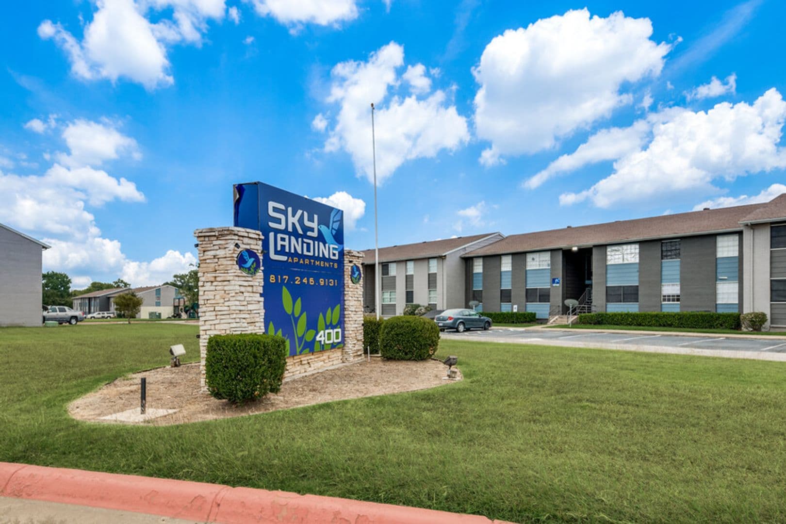 White Settlement Apartment: 400 Ralph St