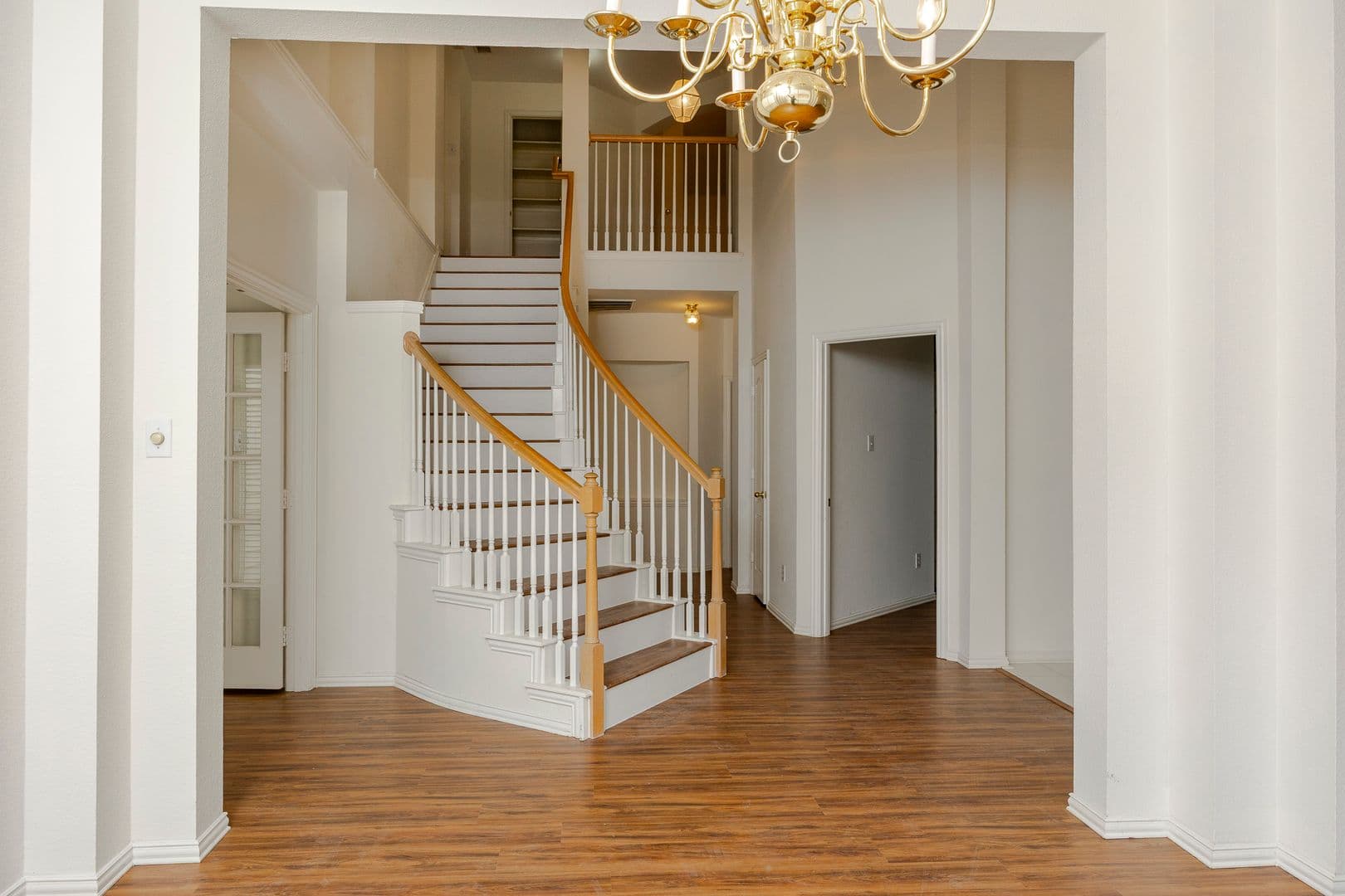 Richardson House: 3103 Kingsbury Drive(Owner approval must)