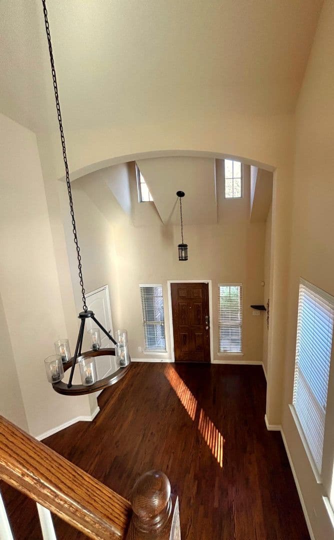 McKinney House: 10637 Bolivar Dr