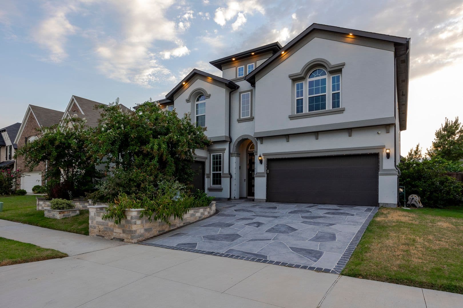 Frisco House: 10081 Oxbow AVE