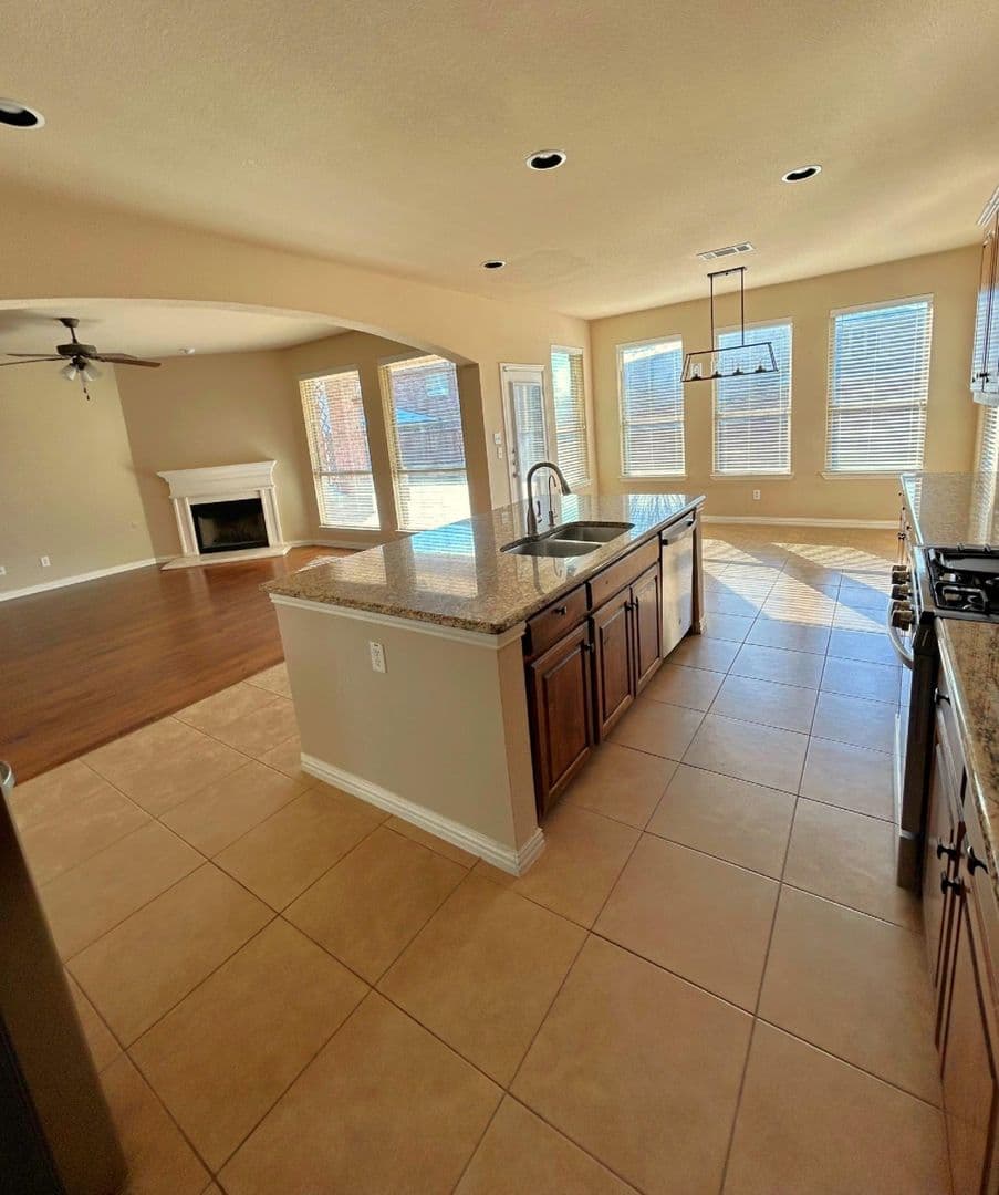 McKinney House: 10637 Bolivar Dr
