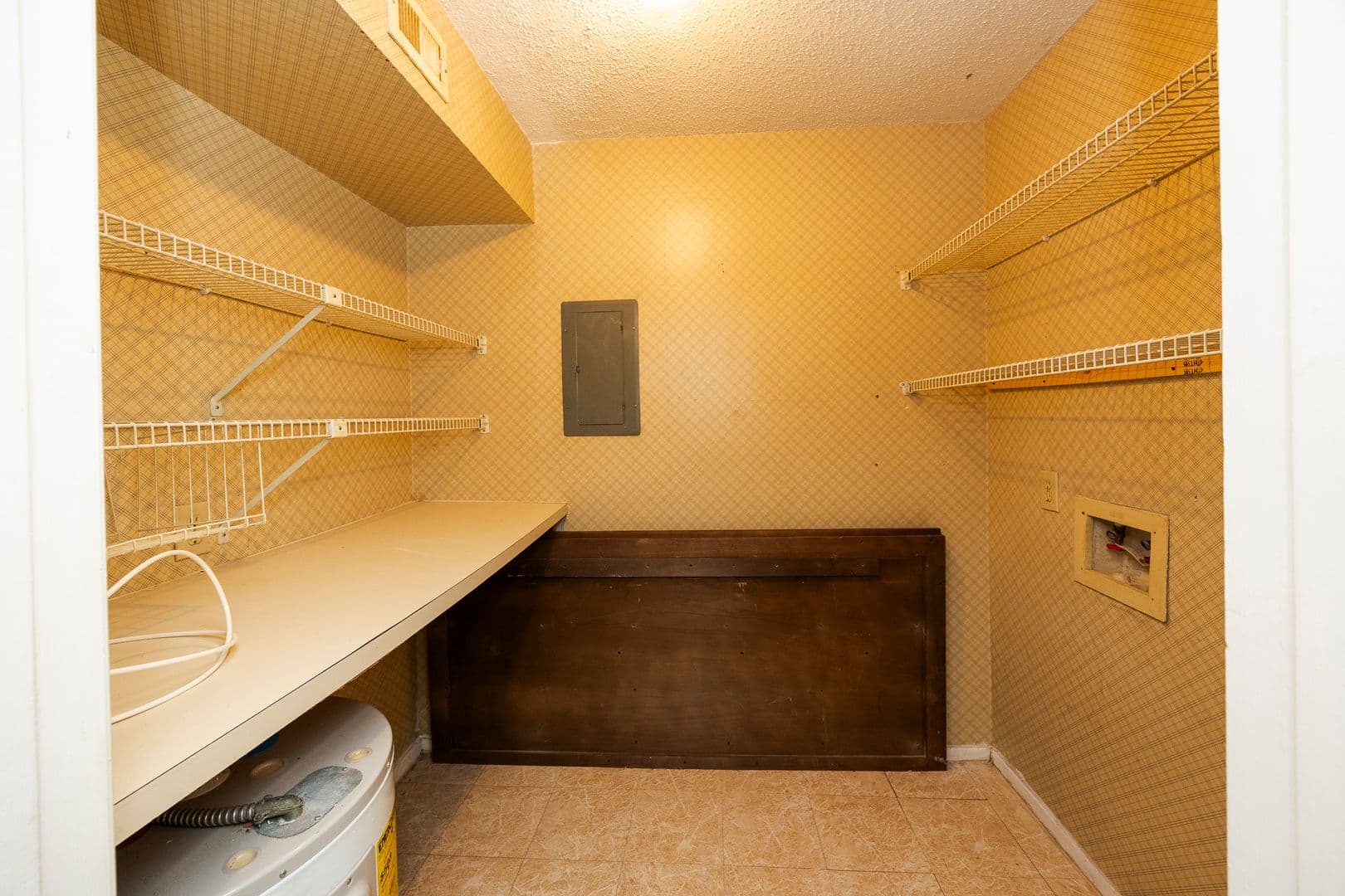 Dallas House: 12480 Abrams Rd
