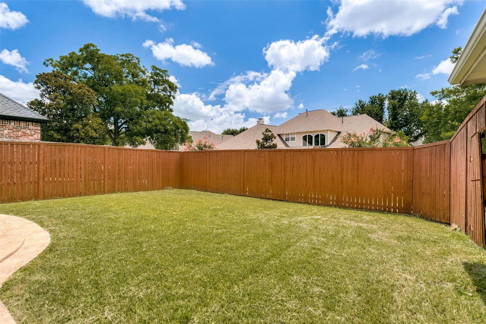 Plano House: 2208 Scenic Dr