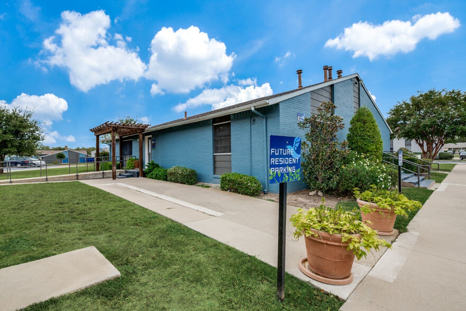 White Settlement Apartment: 400 Ralph St