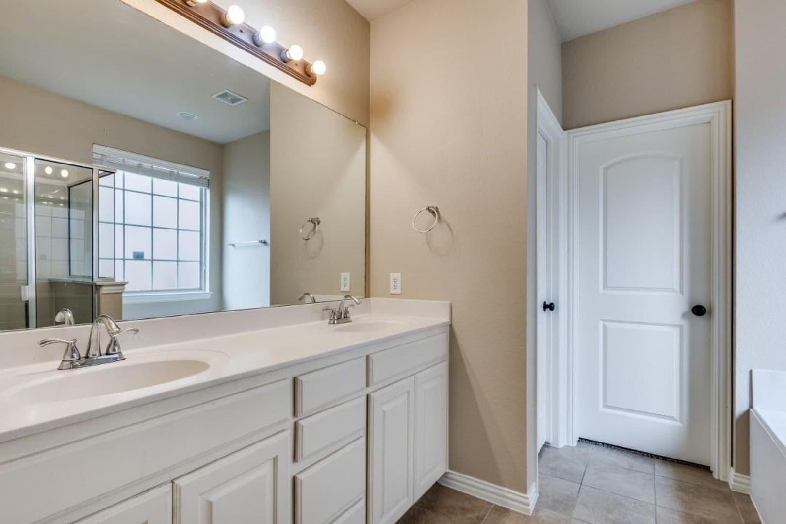 Lewisville House: 205 Chester Drive