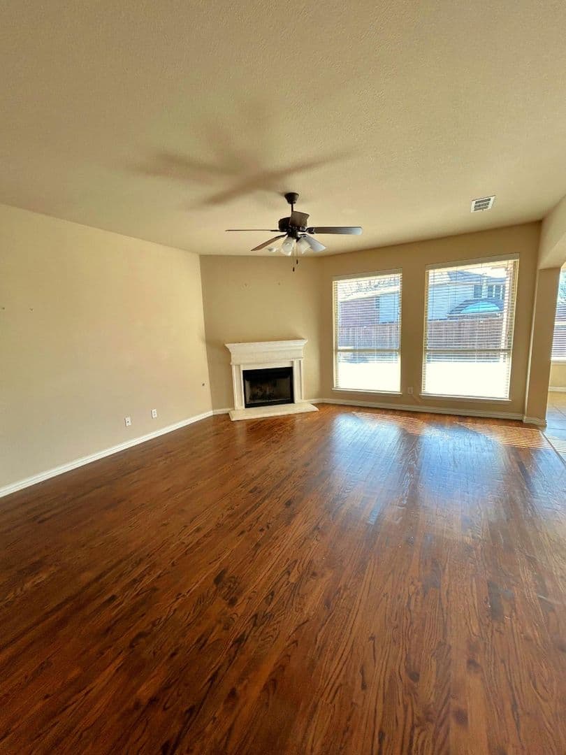 McKinney House: 10637 Bolivar Dr