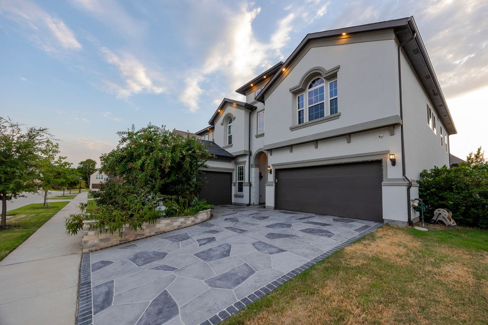 Frisco House: 10081 Oxbow AVE