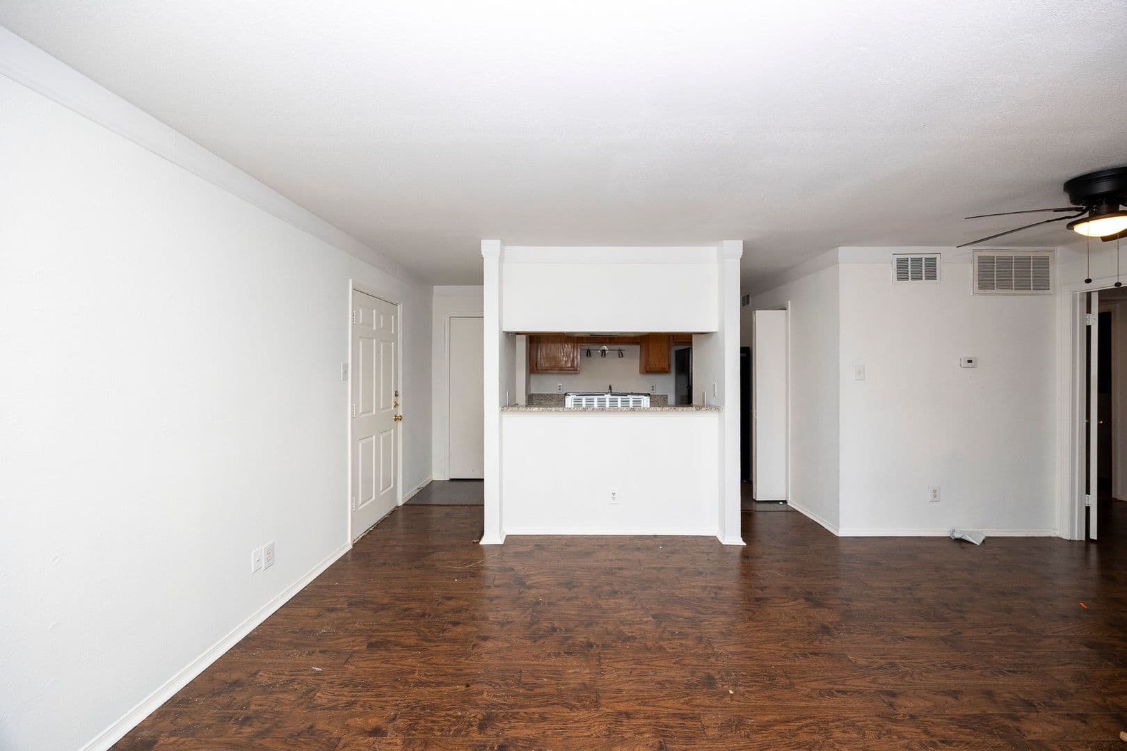 Dallas House: 18333 Roehampton Drive