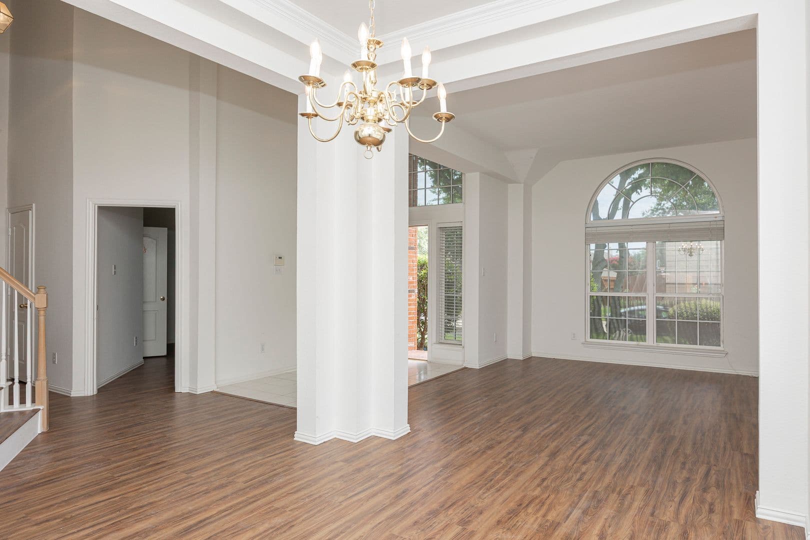 Richardson House: 3103 Kingsbury Drive(Owner approval must)