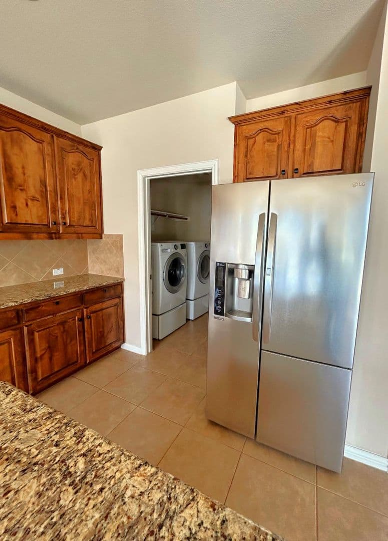 McKinney House: 10637 Bolivar Dr