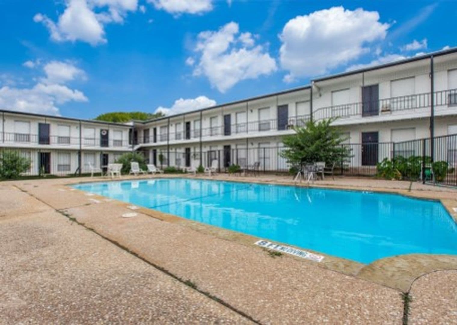 Waco Apartment: 5101 Hawthorne Dr