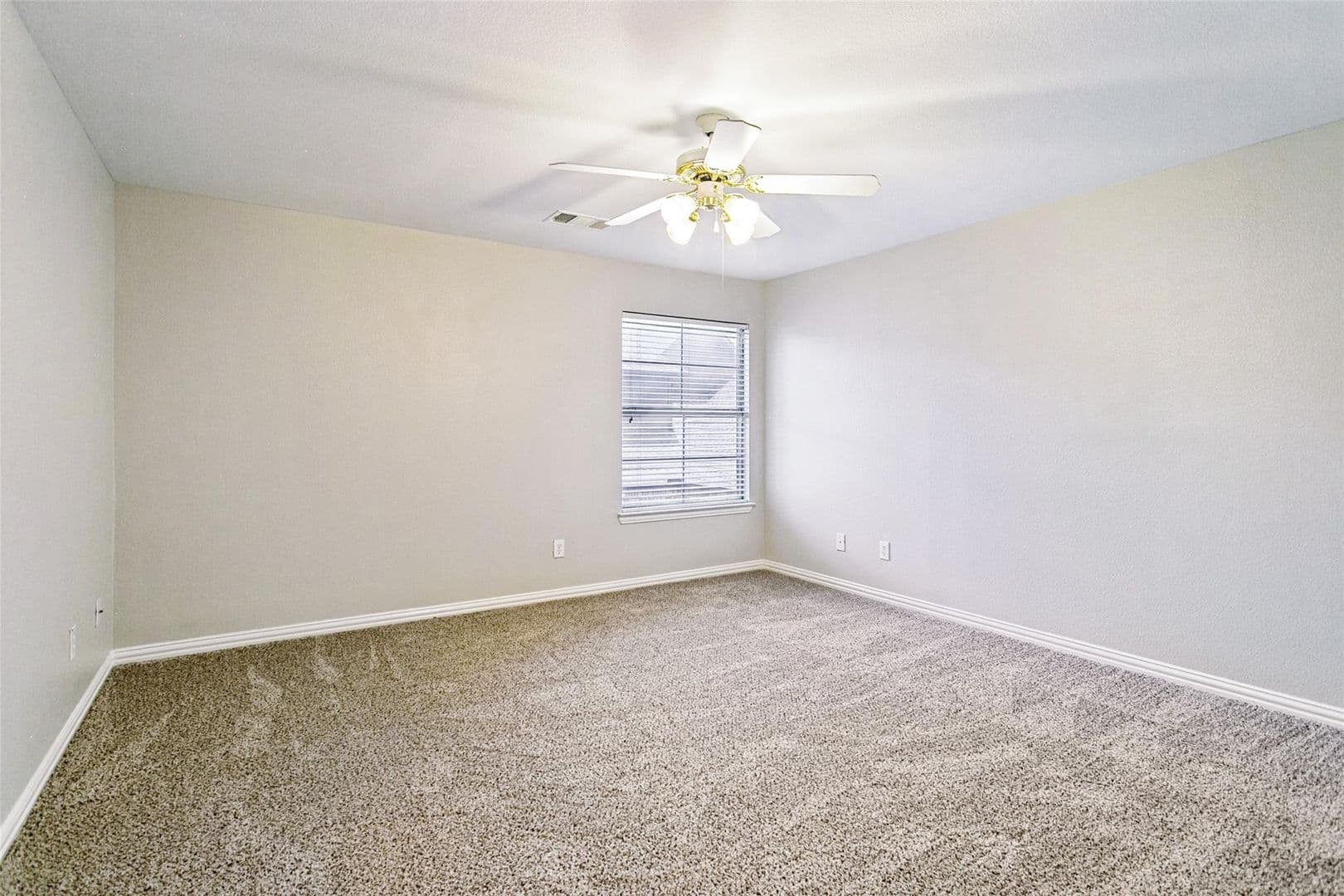 Plano House: 2208 Scenic Dr