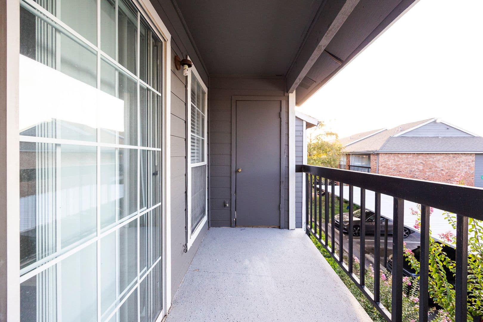 Dallas House: 18333 Roehampton Drive
