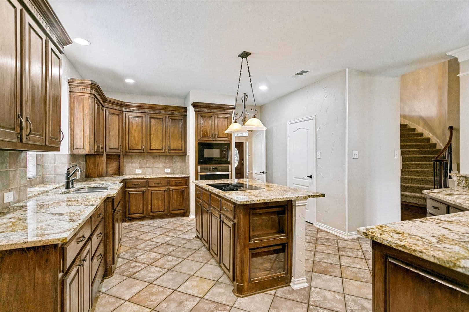 Plano House: 2208 Scenic Dr