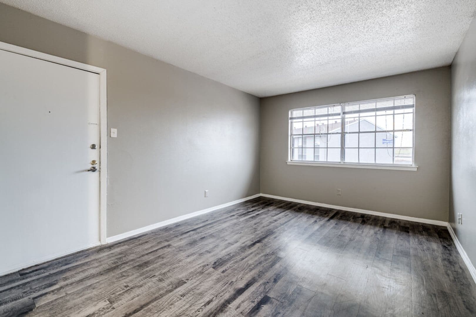White Settlement Apartment: 400 Ralph St